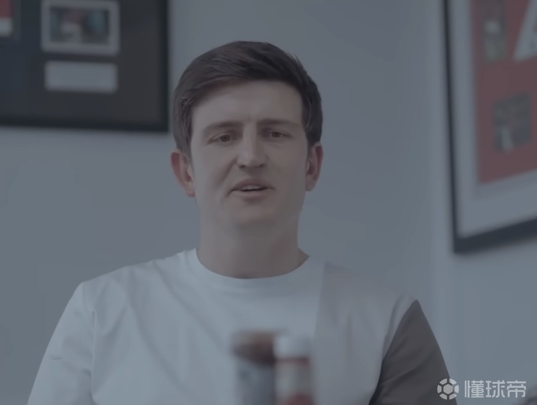 马奎尔：中卫犯一次错就会被批几个月；我崇拜费迪南德和特里